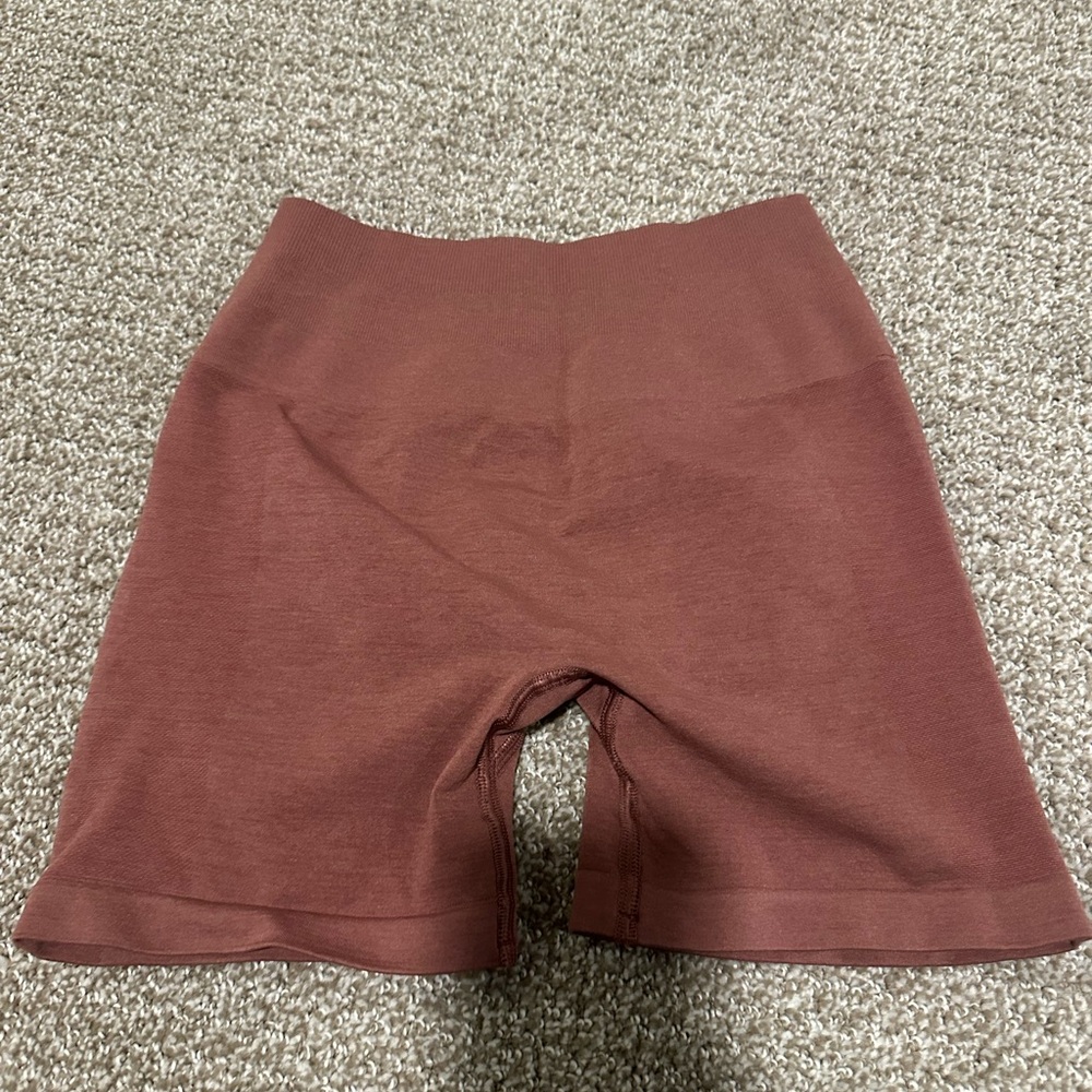 Alphalete amplify shorts